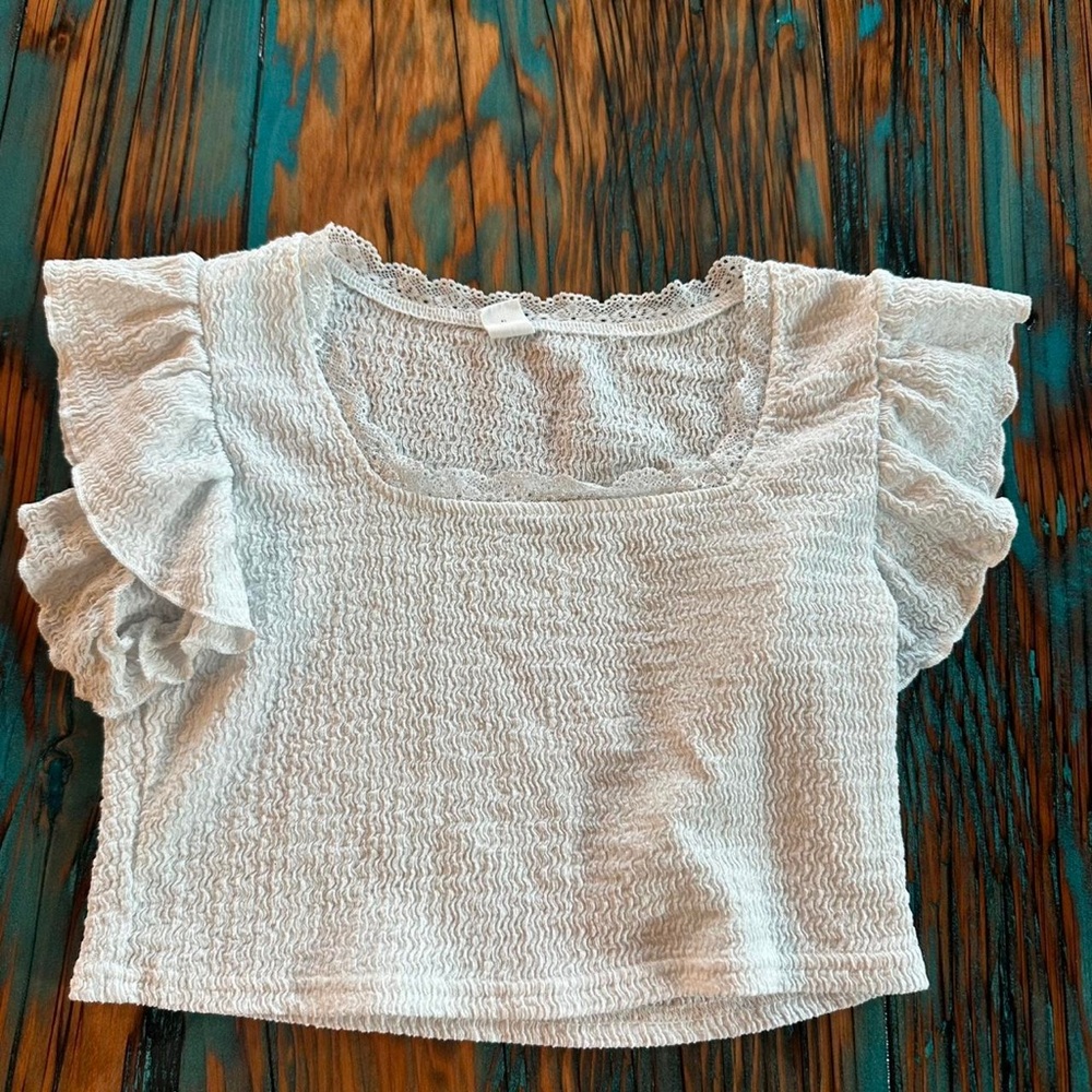 SHEIN White Flutter Sleeve Crop Blouse
